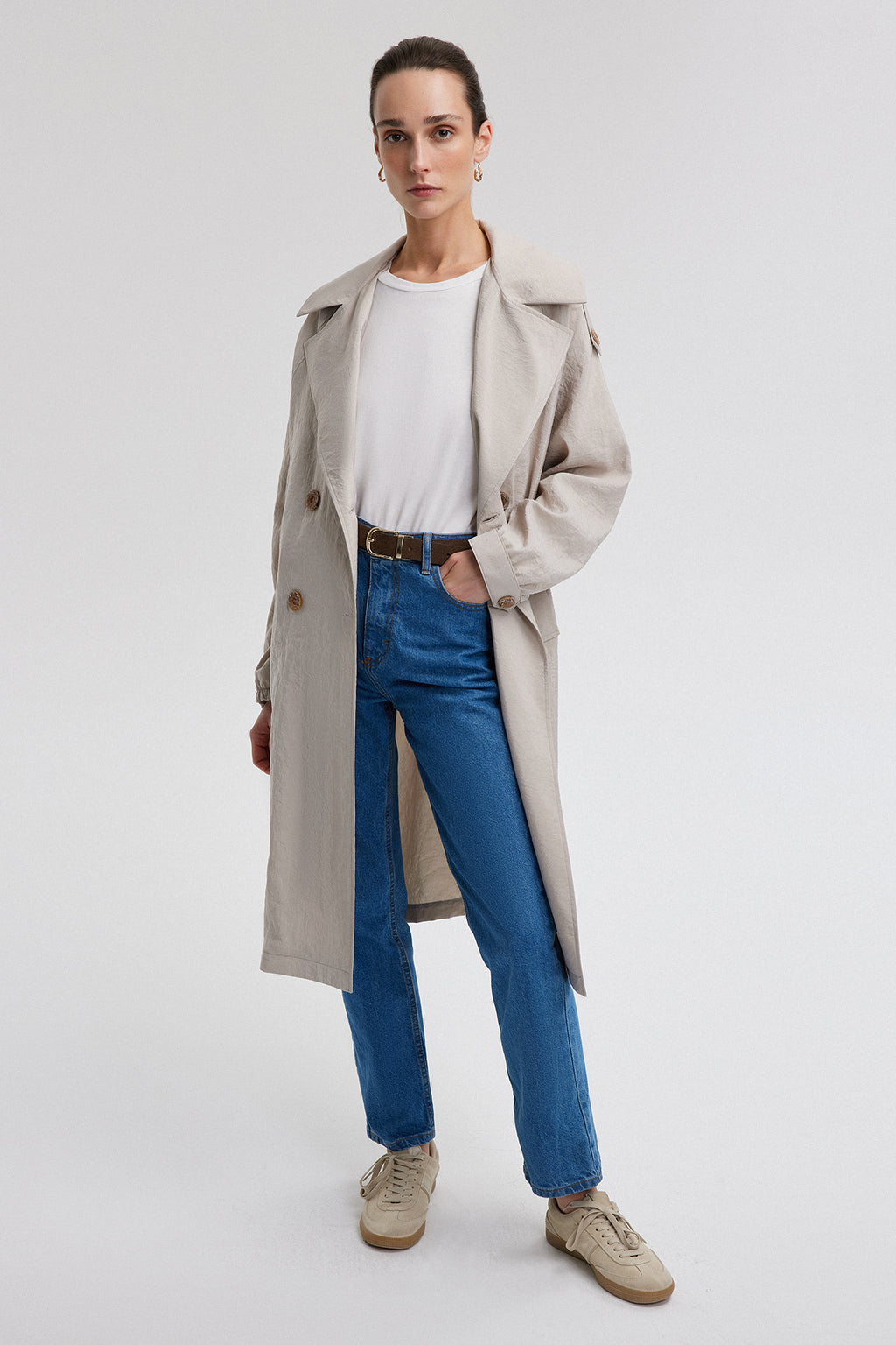 Trench coat con cintura a vestibilità rilassata – Effetto Cupro- color Pietra