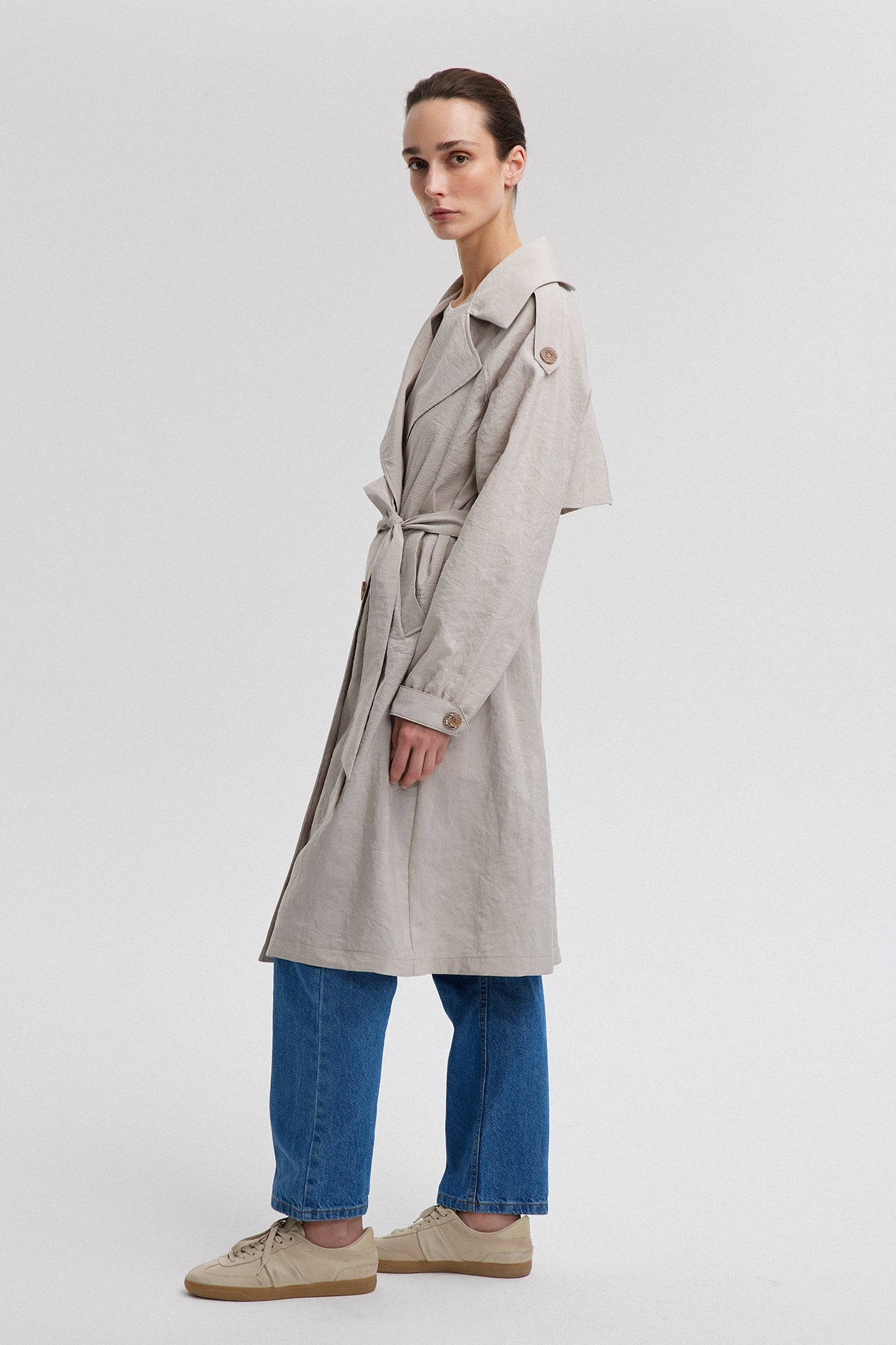 Trench coat con cintura a vestibilità rilassata – Effetto Cupro- color Pietra