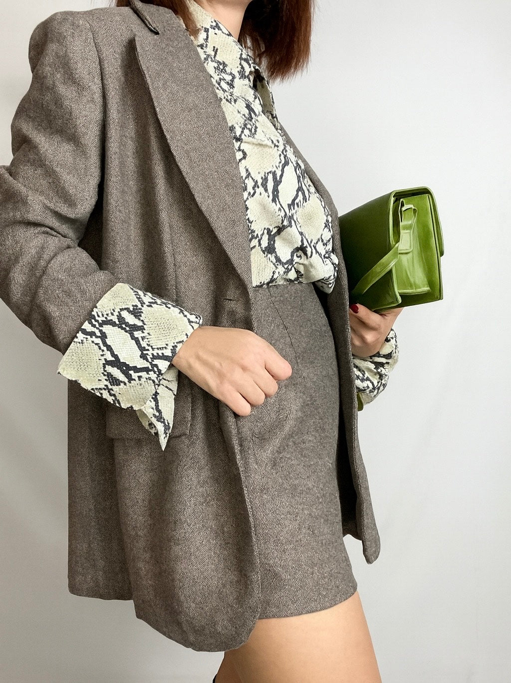 Pantaloncino effetto spigato Marrone