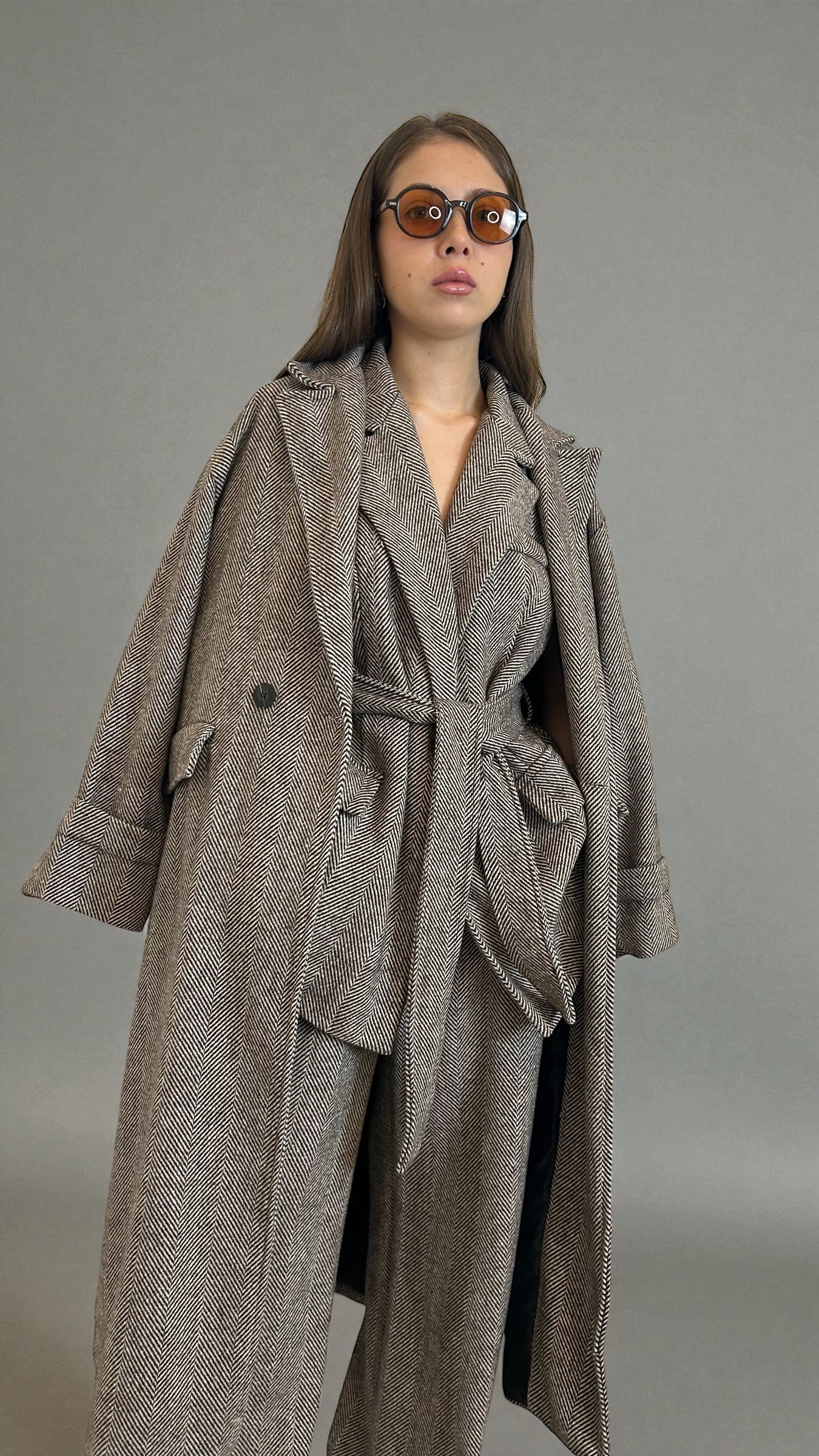 Pantaloni tessuto spigato chiaro