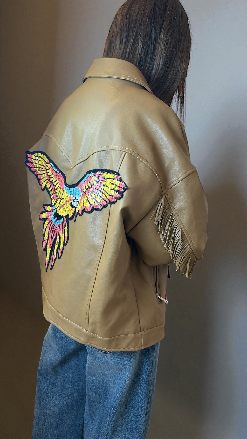 Giubbotto in ecopelle con applicazioni interamente fatte a mano (unico pezzo assoluto)