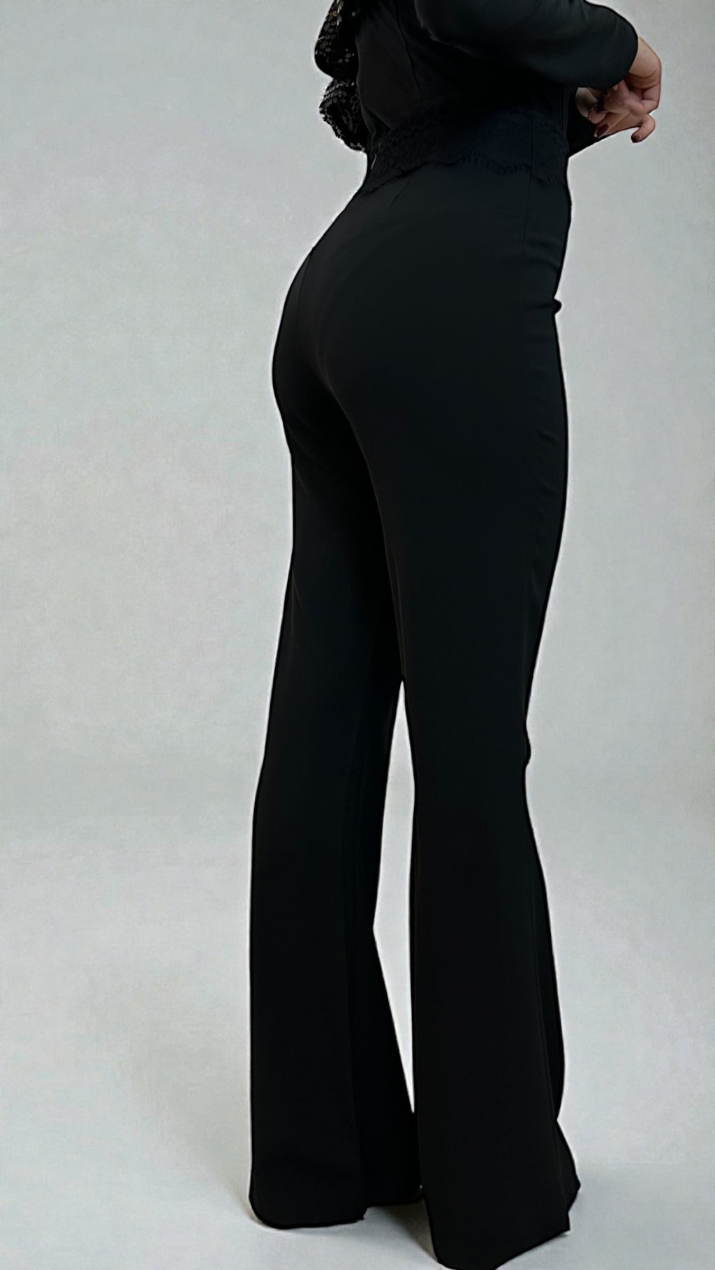 Pantalone Nero con dettaglio  pizzo