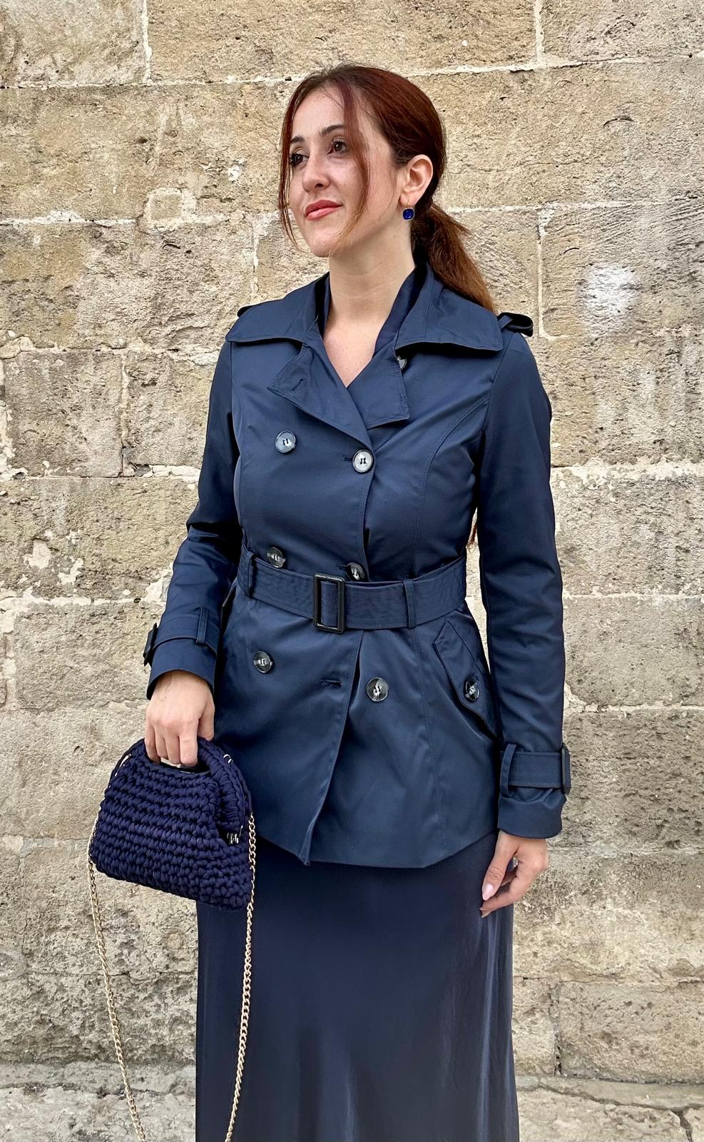 Trench corto Blu con cintura